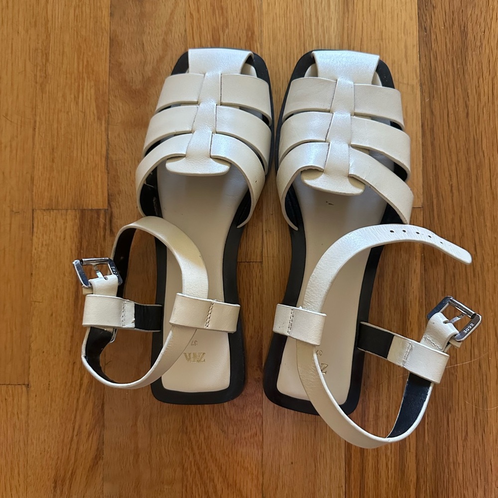 NWOT Zara Leather Cage Fisherman Sandals.